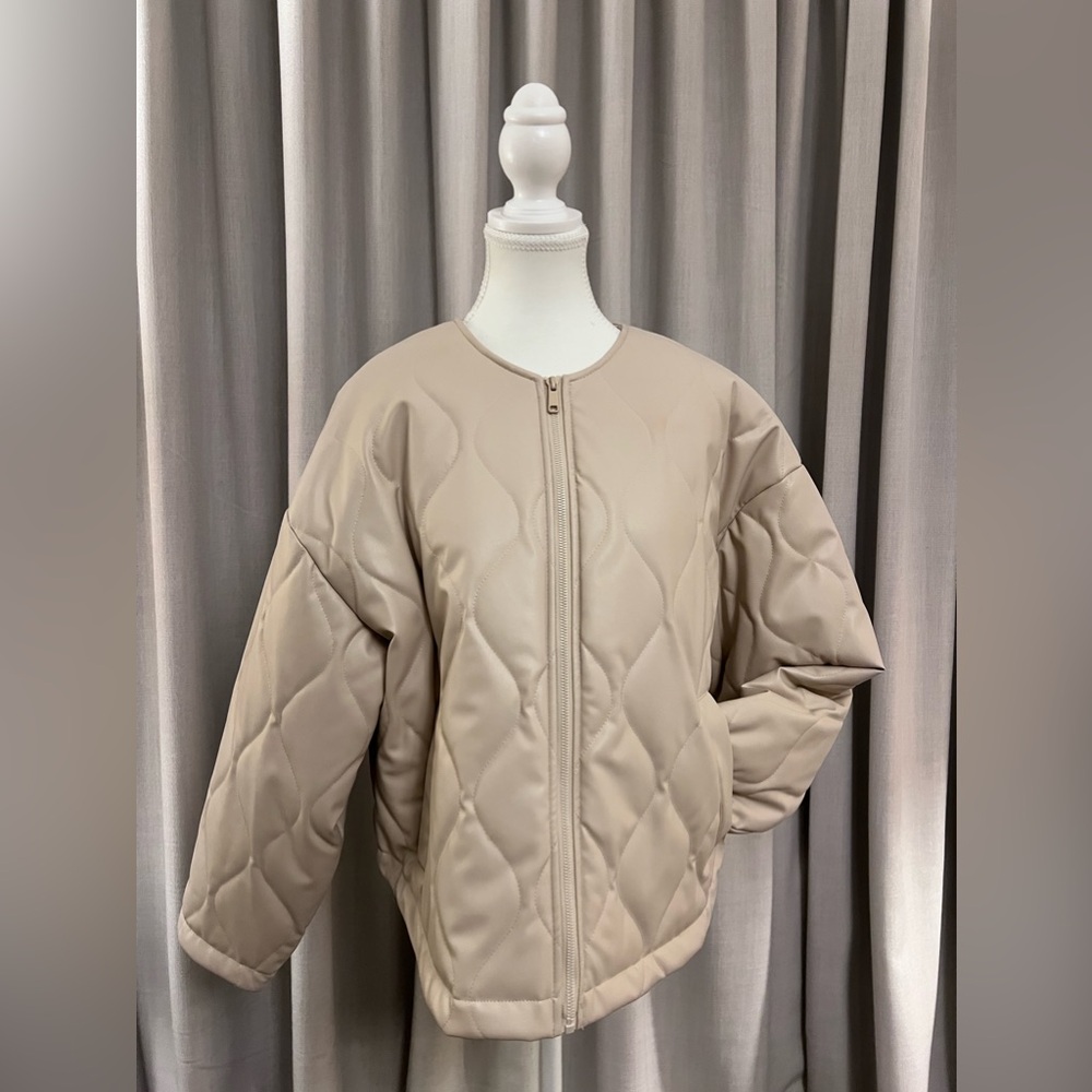 Zara faux leather puffa jacket in size medium!